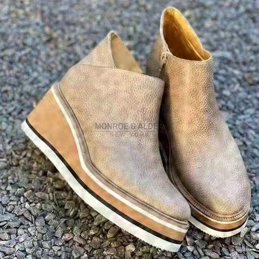 Nina ankle boots in beige