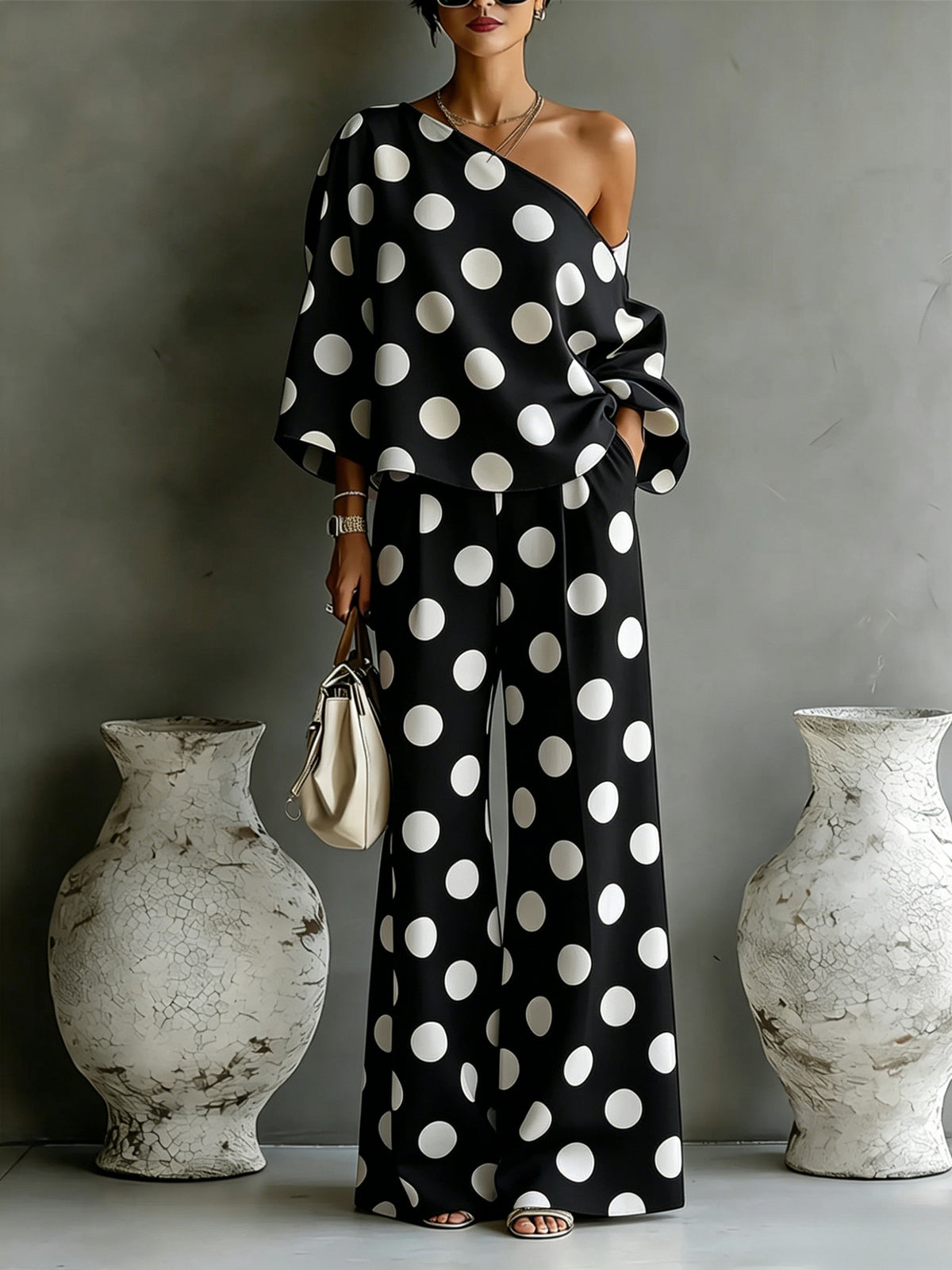 Loretta polka dot set in Black, front view